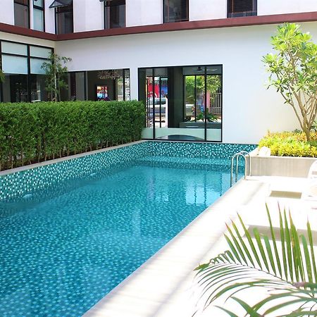 De Ninth Boutique Hotel & Spa Phnom Penh Exterior photo