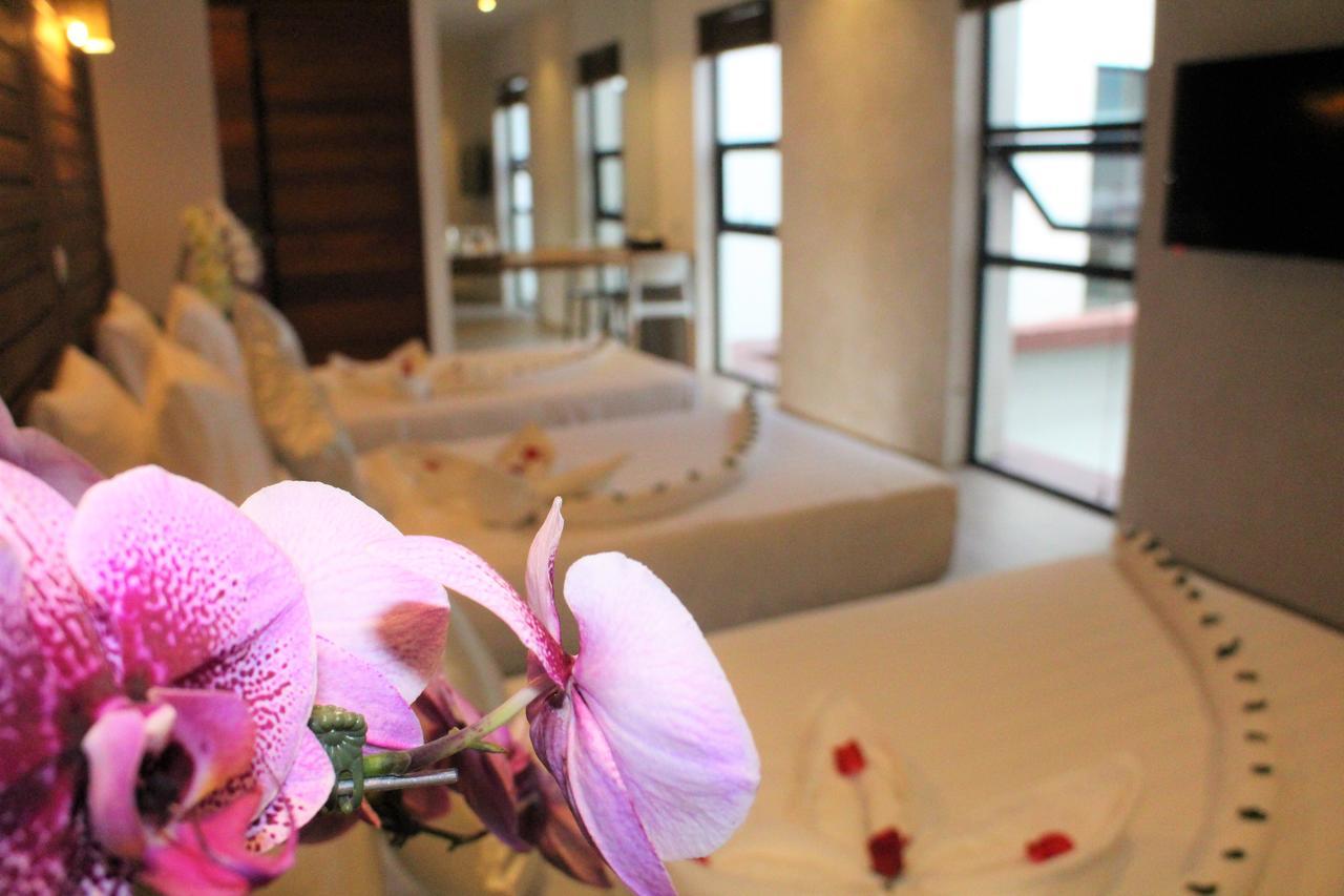 De Ninth Boutique Hotel & Spa Phnom Penh Exterior photo