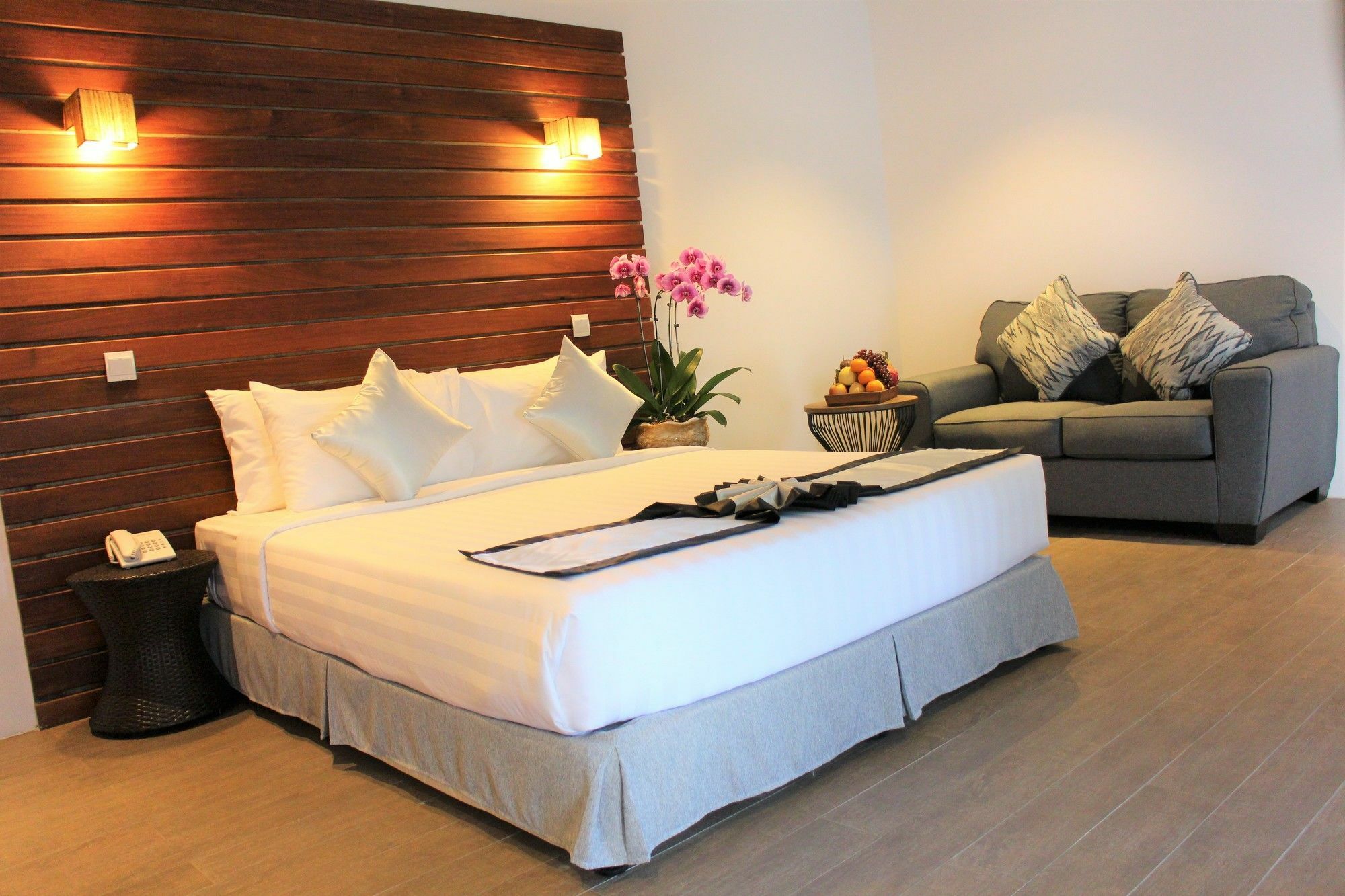 De Ninth Boutique Hotel & Spa Phnom Penh Exterior photo